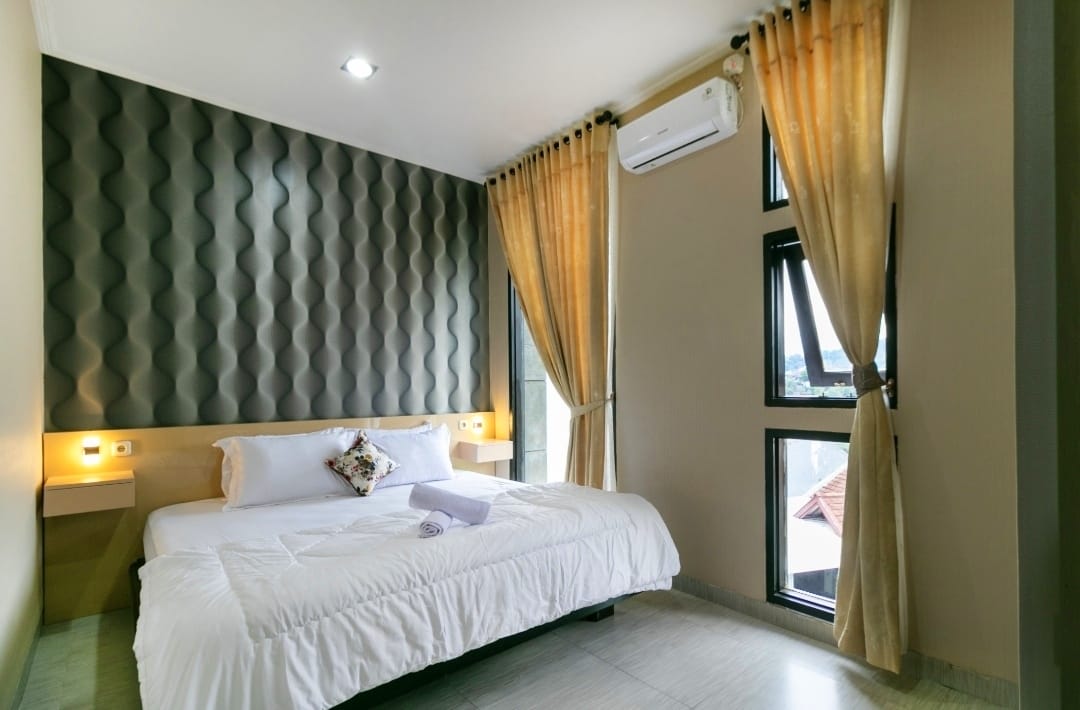 Villa Yunie Syariah, 4 BR, Private Swimming Pool
