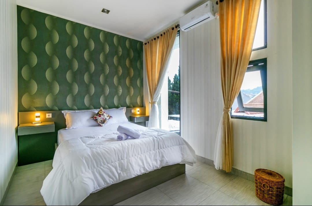 Villa Yunie Syariah, 4 BR, Private Swimming Pool