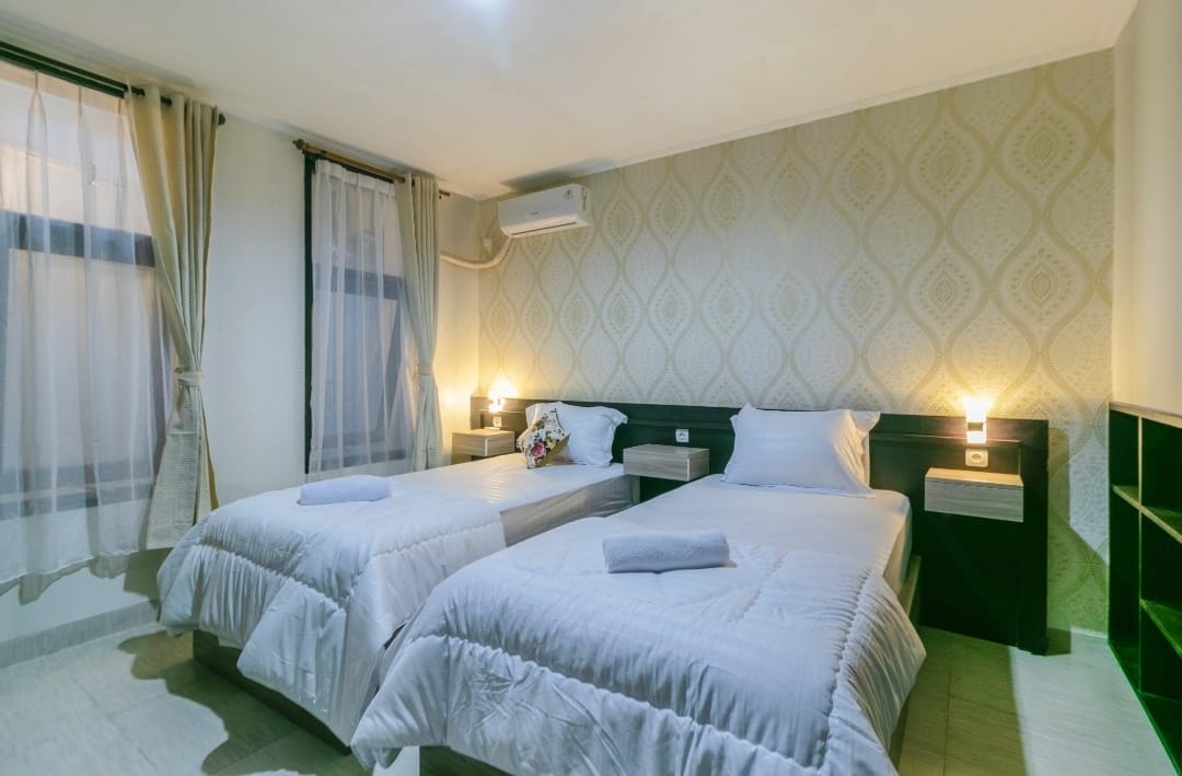 Villa Yunie Syariah, 4 BR, Private Swimming Pool