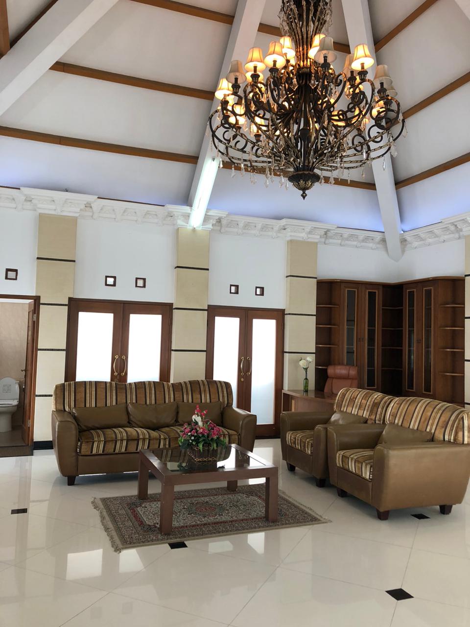 Villa Yerli Syariah, 6 kamar, Private Swimming Pool, View Indah ke kota Bandung dan ke Gunung
