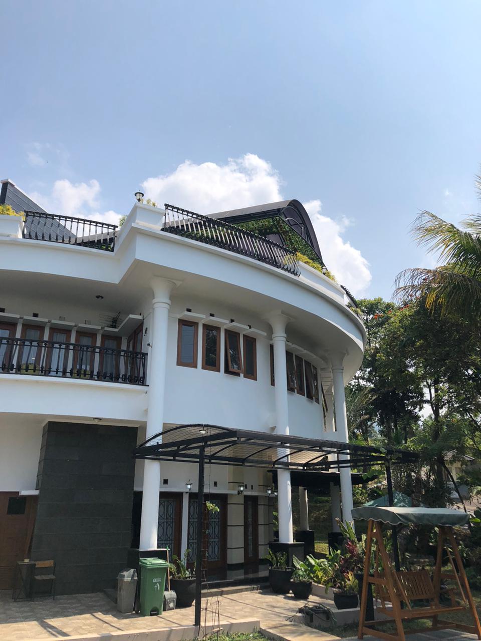 Villa Yerli Syariah, 6 kamar, Private Swimming Pool, View Indah ke kota Bandung dan ke Gunung