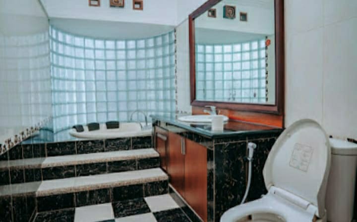 Villa Yerli Syariah, 6 kamar, Private Swimming Pool, View Indah ke kota Bandung dan ke Gunung