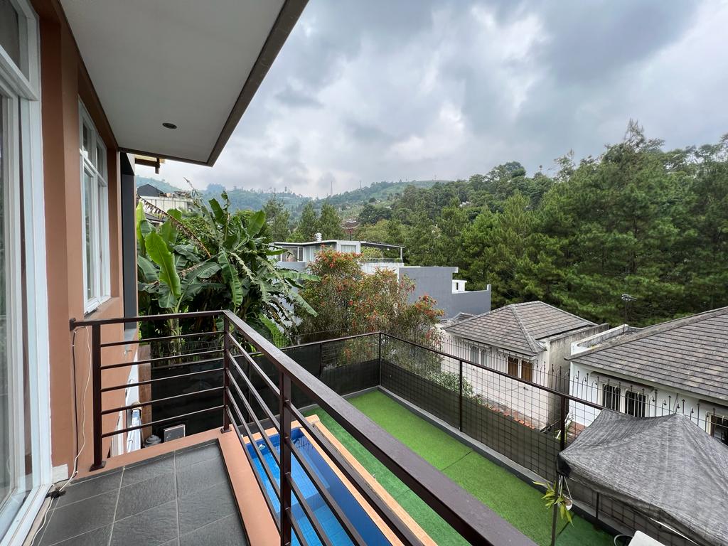 4 BR De Reiz Villa Forest Hill Syariah - Private Swiming Pool - Family Only