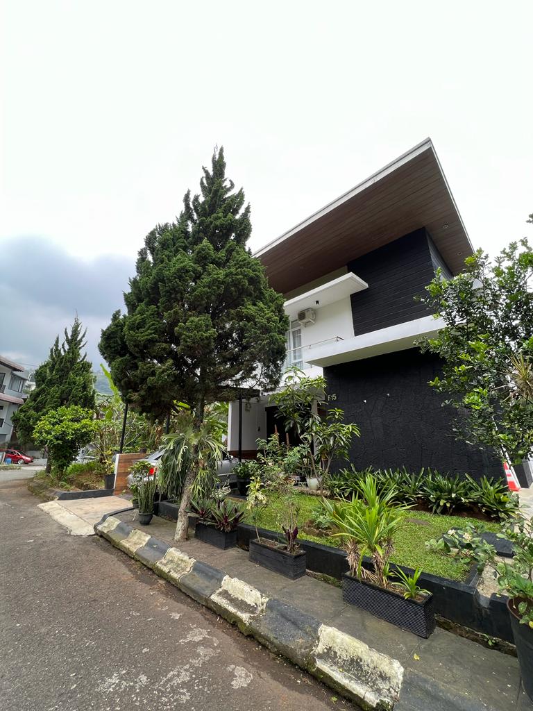 4 BR De Reiz Villa Forest Hill Syariah - Private Swiming Pool - Family Only