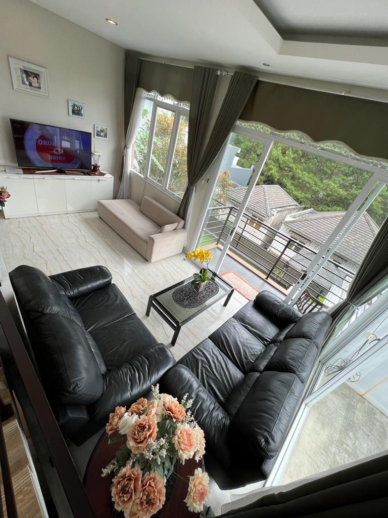 4 BR De Reiz Villa Forest Hill Syariah - Private Swiming Pool - Family Only