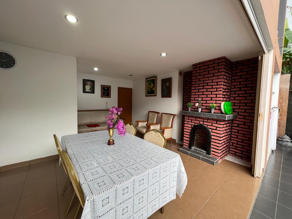 4 BR De Reiz Villa Forest Hill Syariah - Private Swiming Pool - Family Only