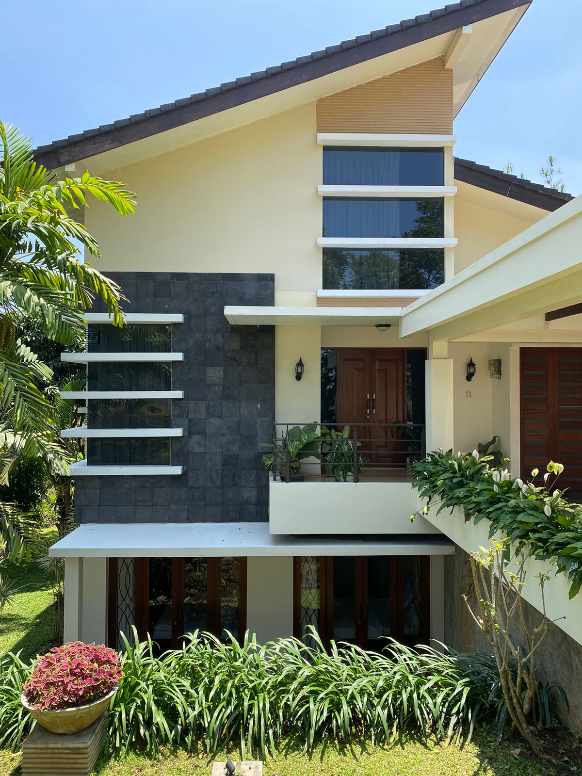 4 BR De Reiz Villa Pakar Raya Syariah - Homey Villa - Family Only