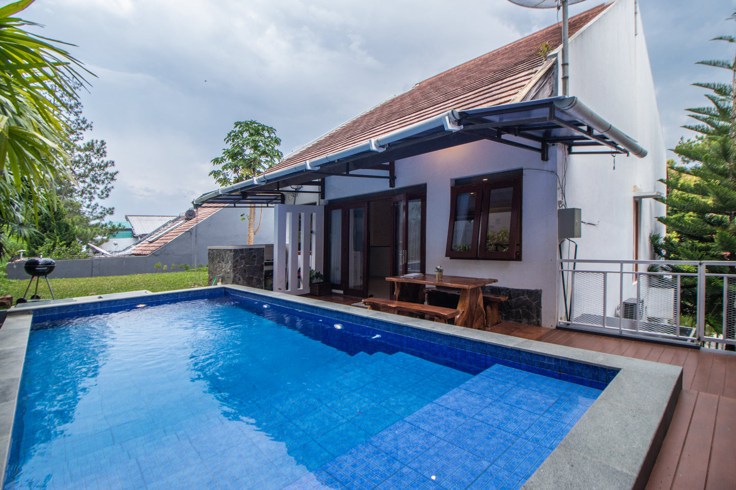 3 BR De Reiz Villa Dago Syariah - Private Swiming Pool - Family Only