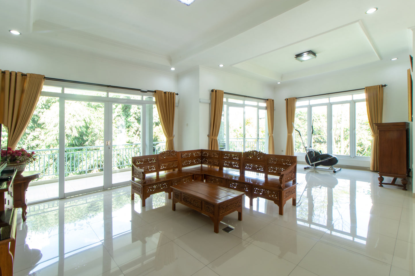 4 BR De Reiz Villa Tirta Syariah - Private Swiming Pool - Family Only