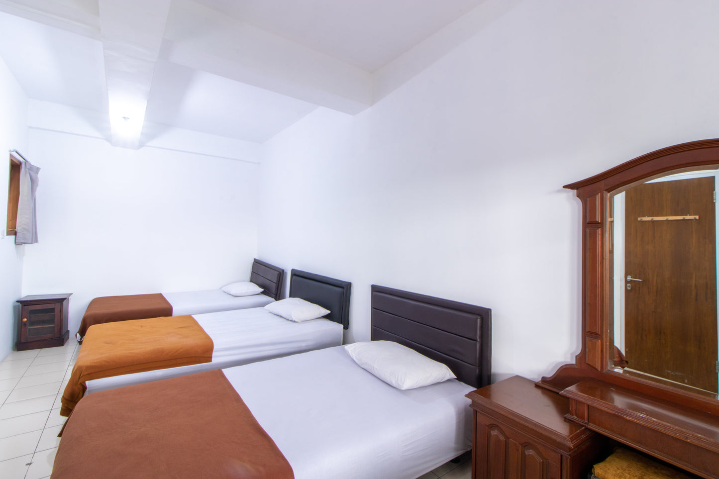 4 BR De Reiz Villa Naba Syariah - Private Swiming Pool - Family Only