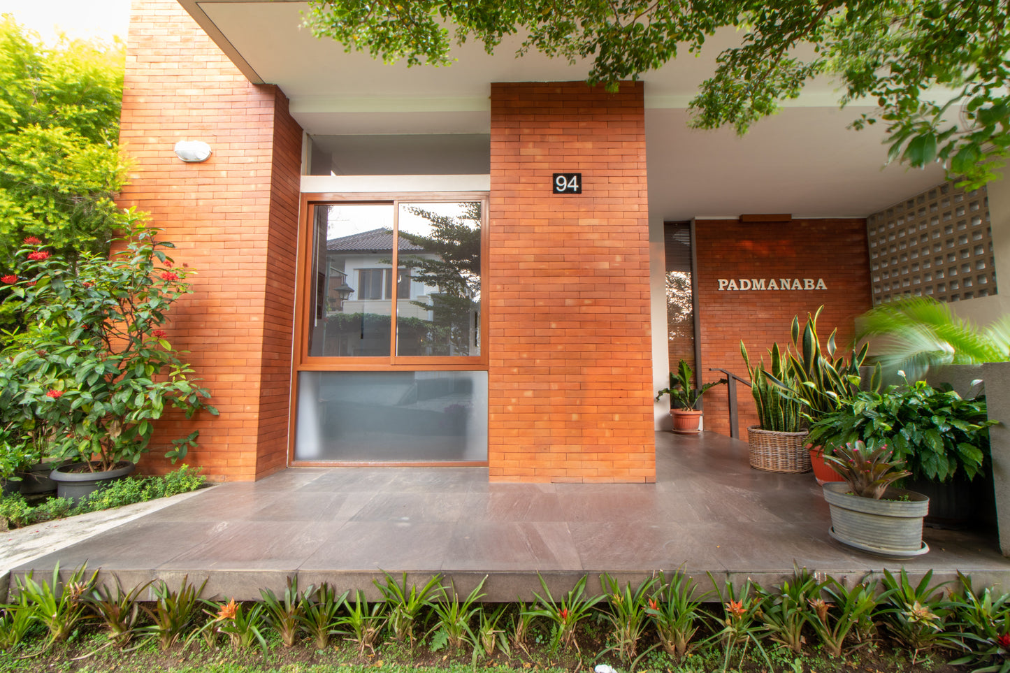 4 BR De Reiz Villa Naba Syariah - Private Swiming Pool - Family Only