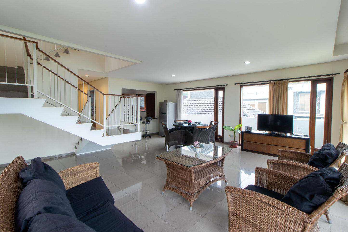 4+1 BR De Reiz Villa Kencana Syariah - Mountain View - Family Only
