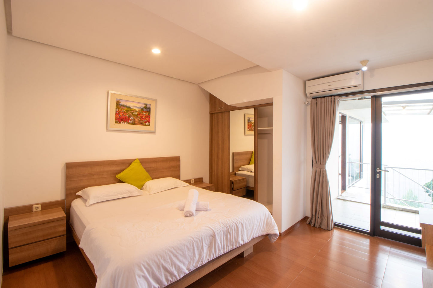 4+1 BR De Reiz Villa Kencana Syariah - Mountain View - Family Only