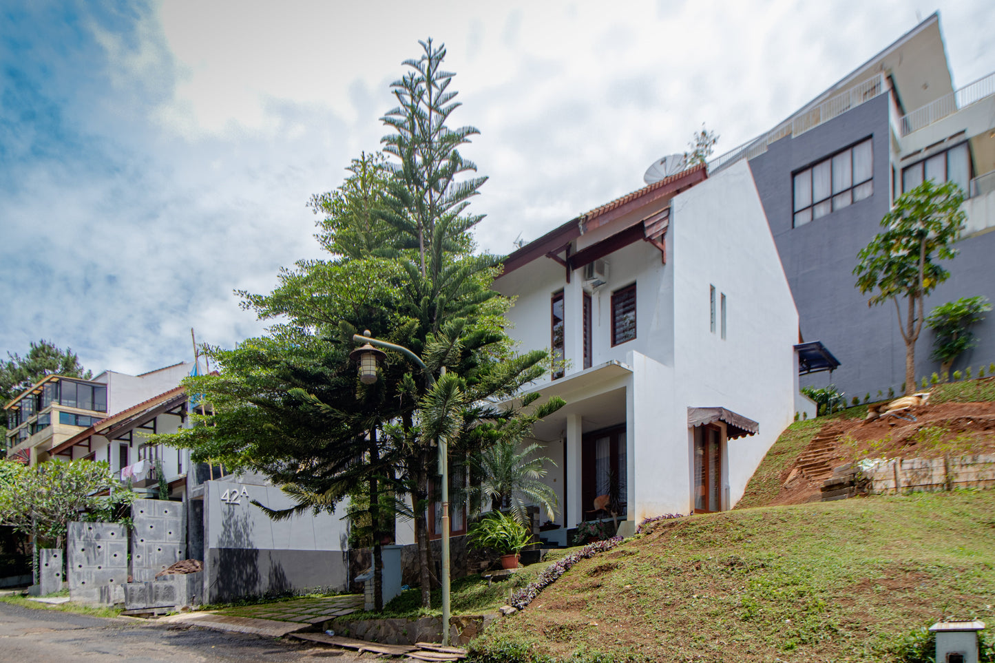 3 BR De Reiz Villa Dago Syariah - Private Swiming Pool - Family Only