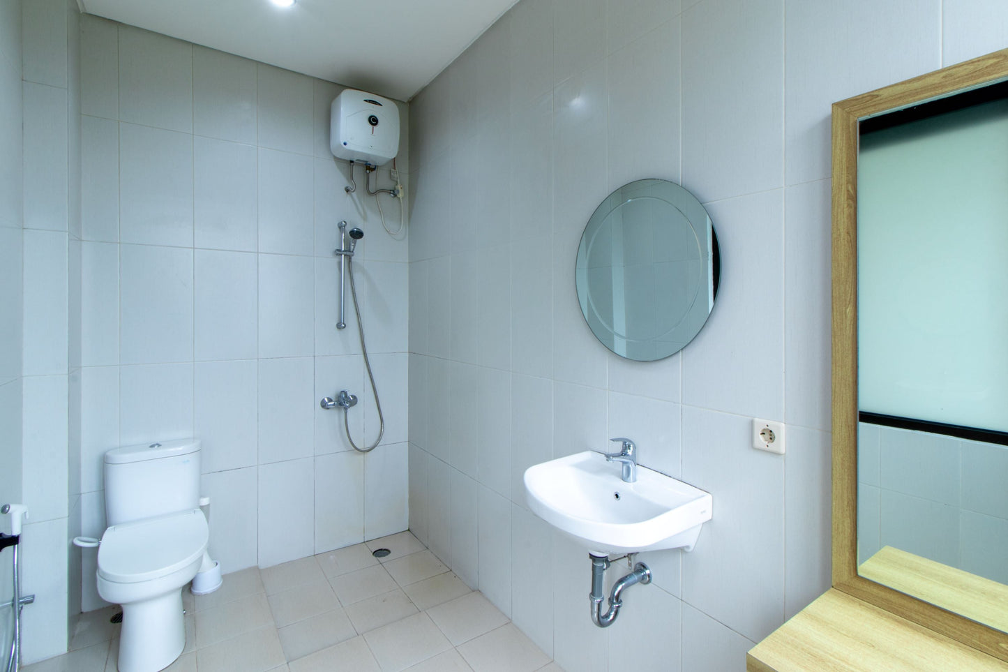 4+1 BR De Reiz Villa Kencana Syariah - Mountain View - Family Only