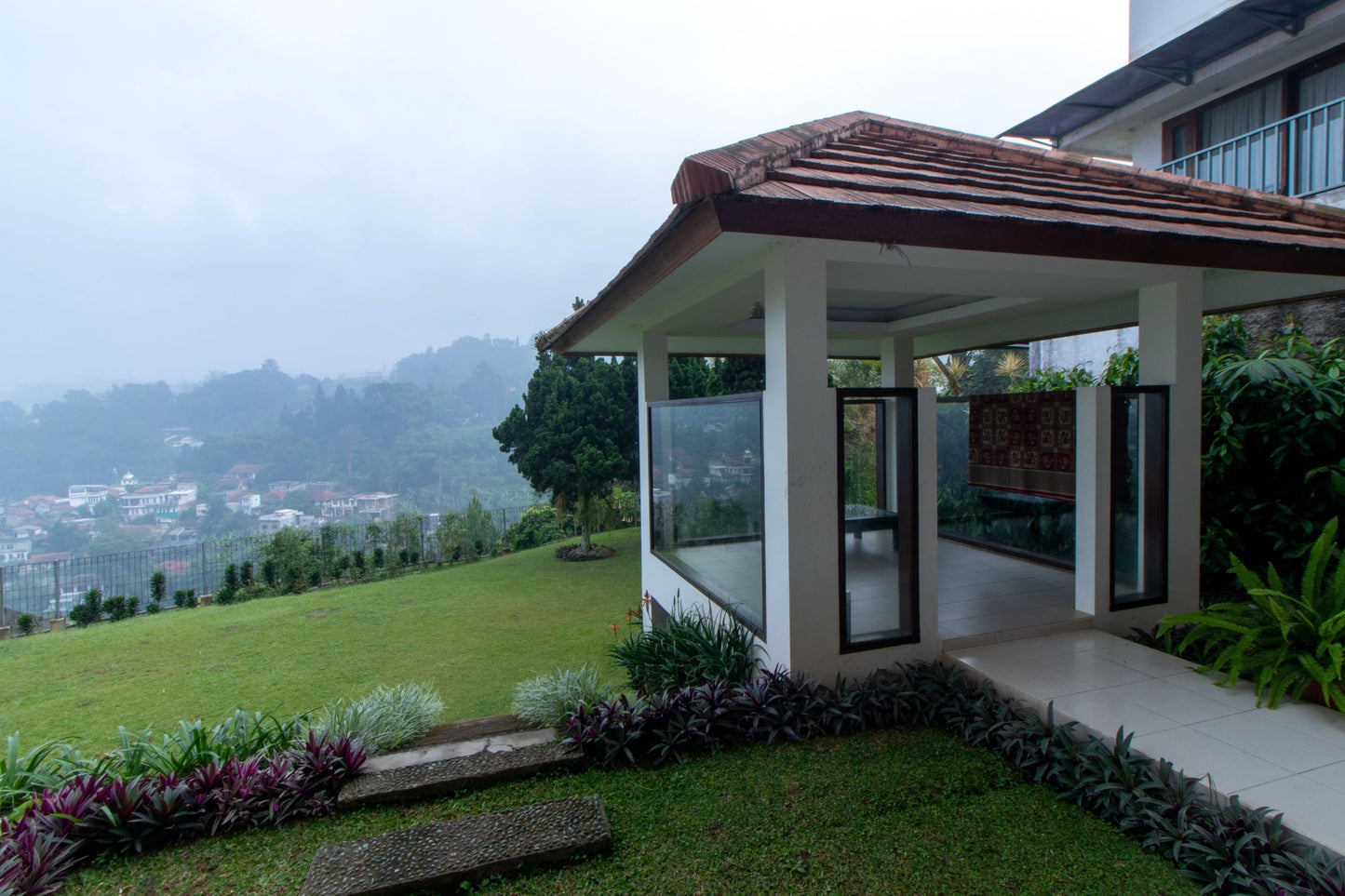 4+1 BR De Reiz Villa Kencana Syariah - Mountain View - Family Only