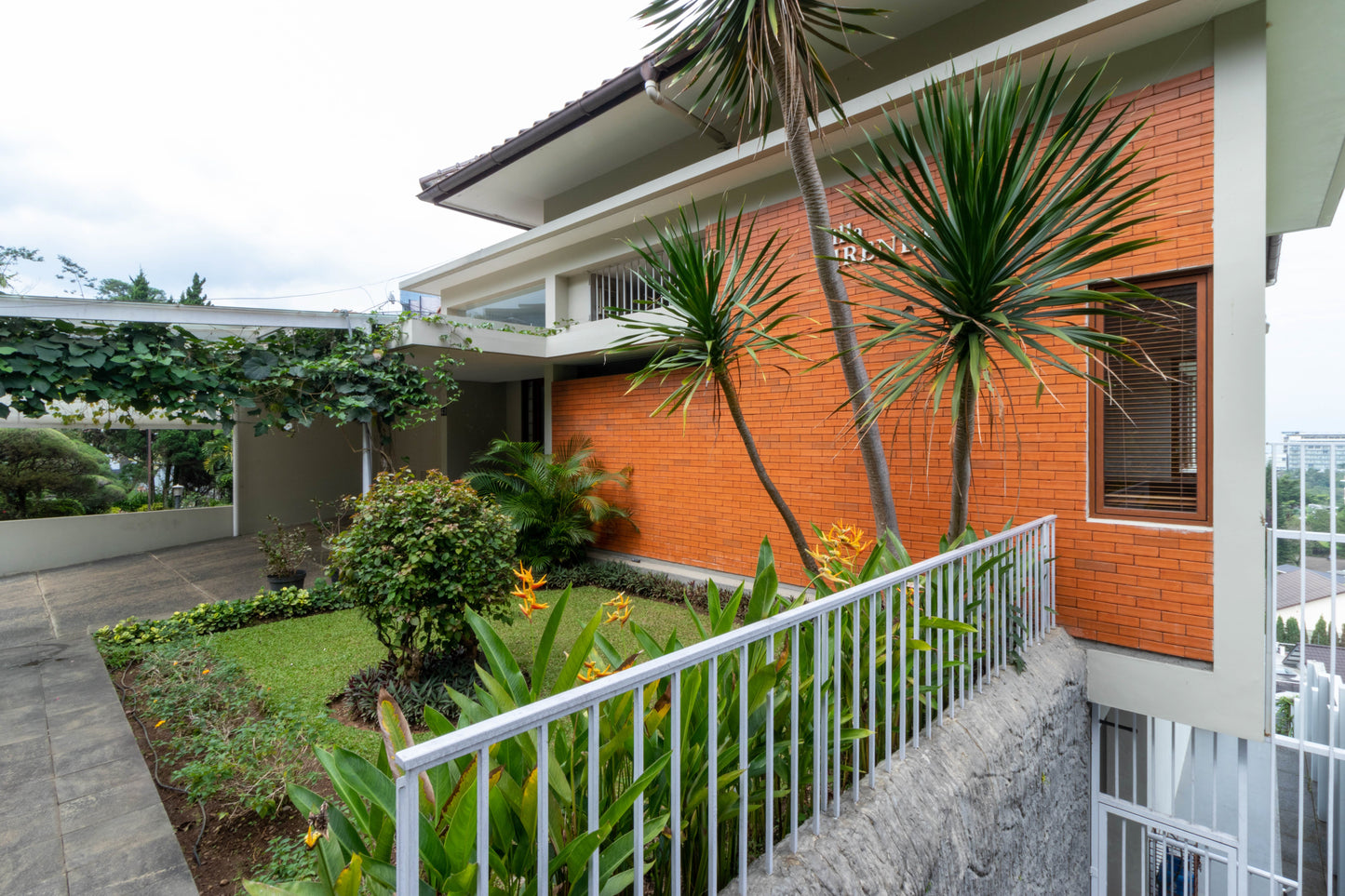 5 BR De Reiz Villa Firen Syariah - City View - Family Only