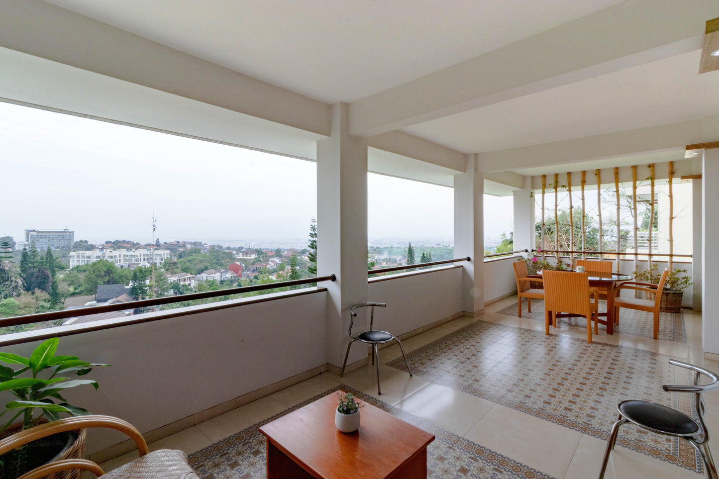5 BR De Reiz Villa Firen Syariah - City View - Family Only