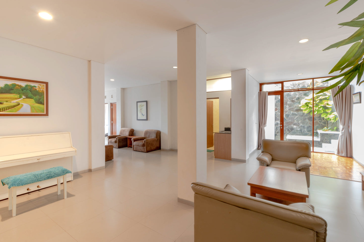 5 BR De Reiz Villa Firen Syariah - City View - Family Only