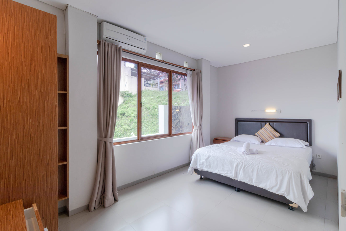 5 BR De Reiz Villa Firen Syariah - City View - Family Only