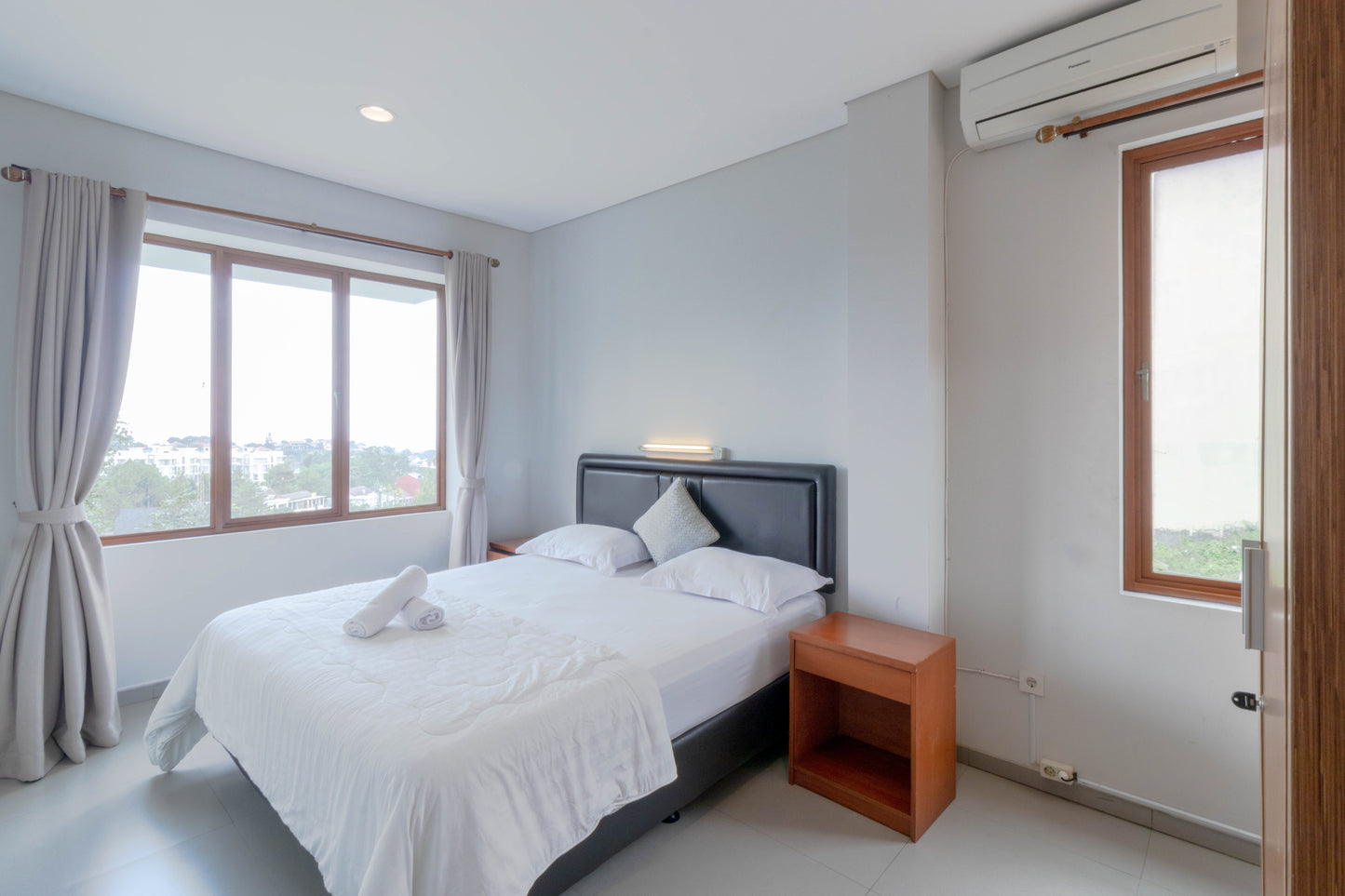 5 BR De Reiz Villa Firen Syariah - City View - Family Only
