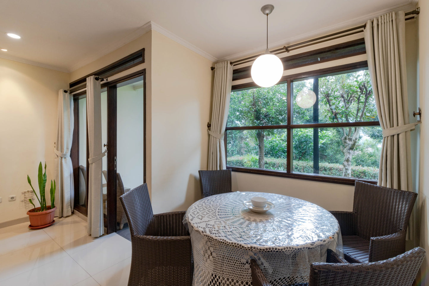 3 BR De Reiz Villa Kesuma Syariah - Mountain View - Family Only (GAds)