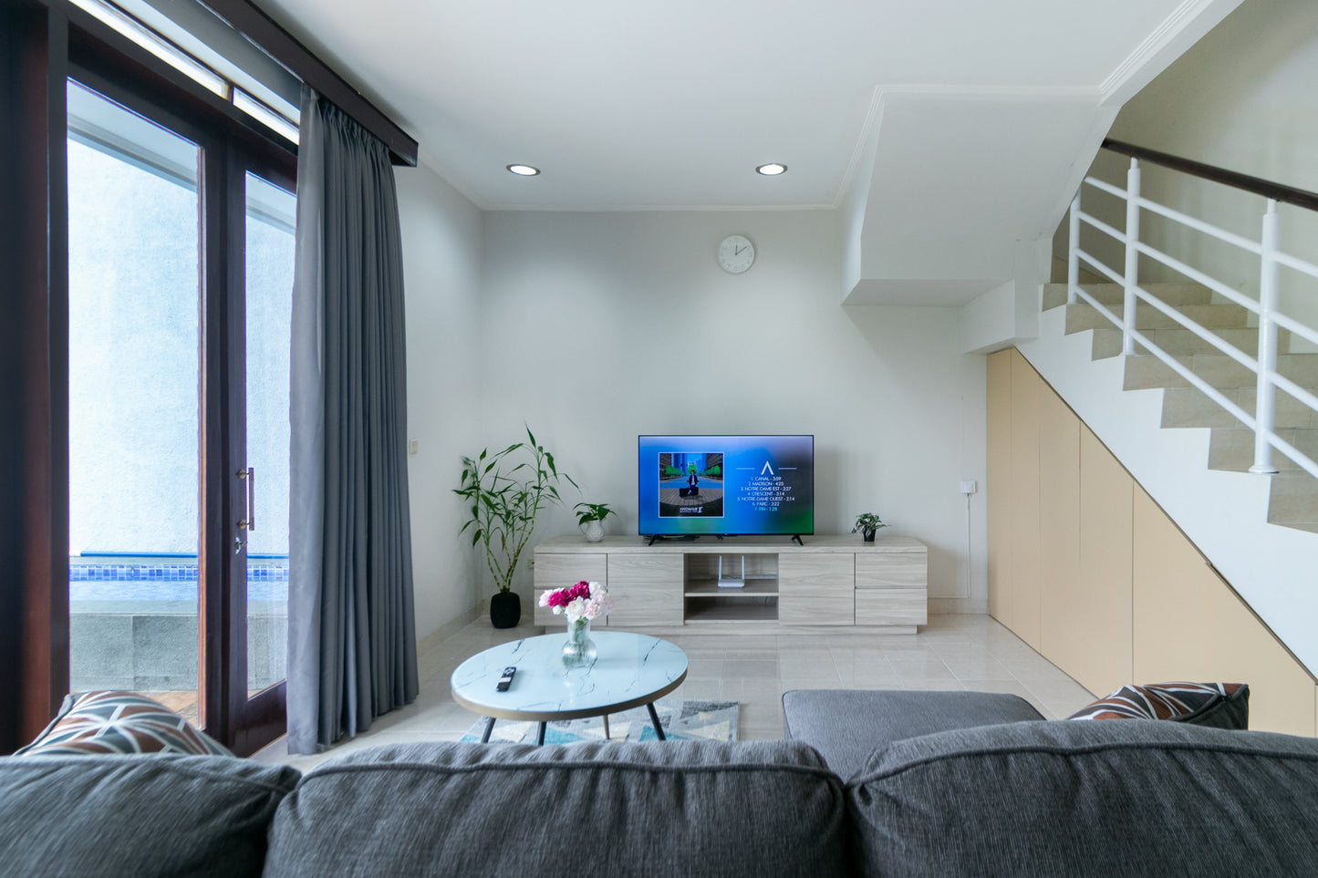 3 BR De Reiz Aisyah Villa Syariah - Private Swiming Pool - Family Only