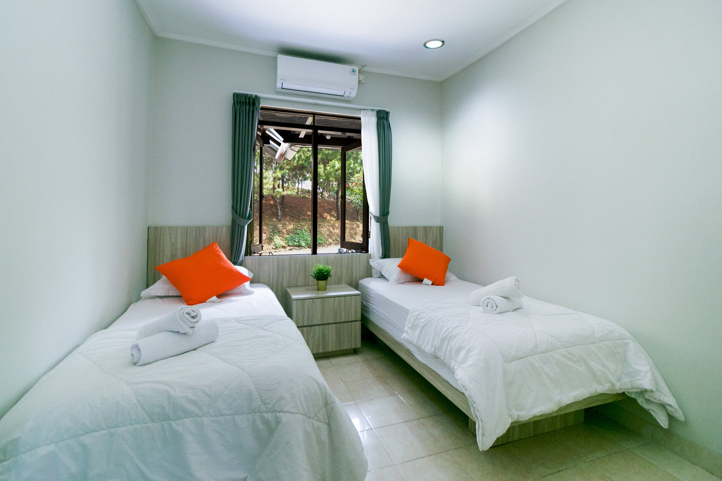 3 BR De Reiz Aisyah Villa Syariah - Private Swiming Pool - Family Only