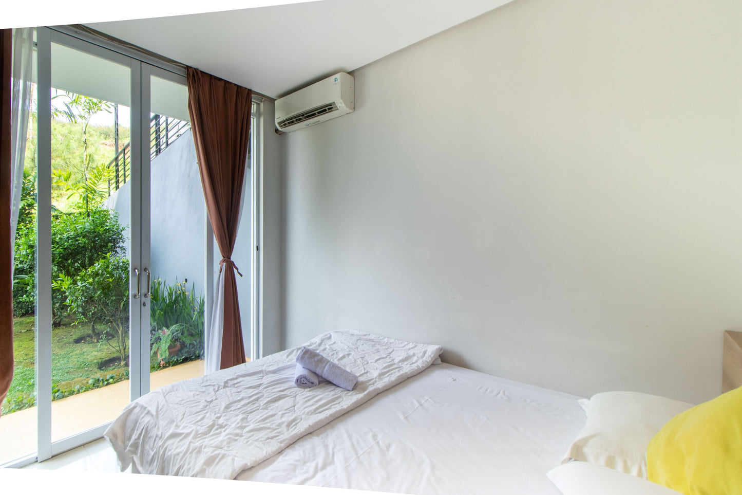 2 BR De Reiz Villa Rose Garden Syariah - City View - Family Only