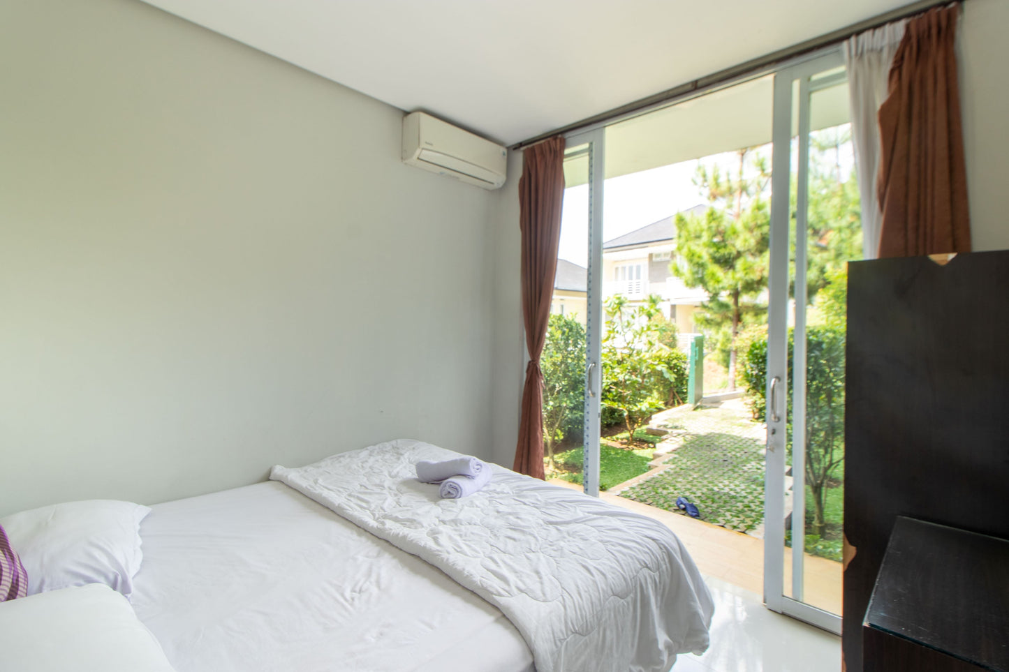2 BR De Reiz Villa Rose Garden Syariah - City View - Family Only