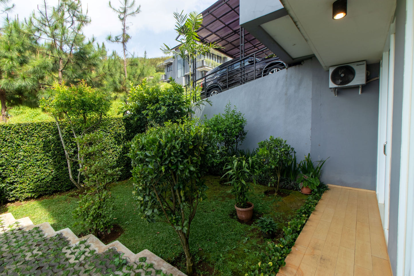 2 BR De Reiz Villa Rose Garden Syariah - City View - Family Only