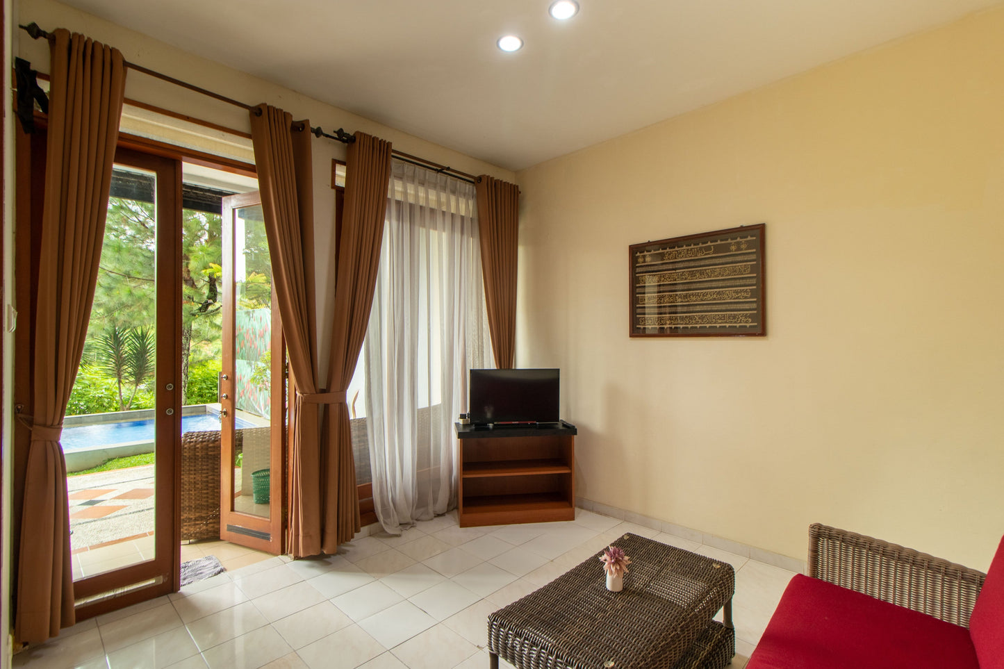 3 BR De Reiz Villa Mawar Syariah - Private Swiming Pool - Family Only