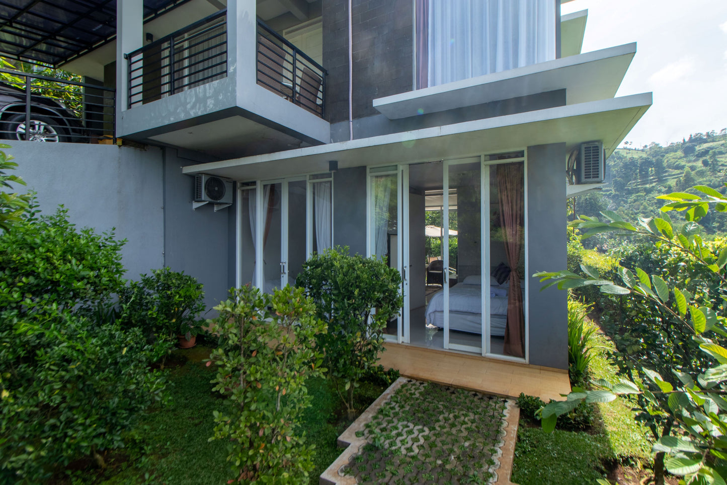 2 BR De Reiz Villa Rose Garden Syariah - City View - Family Only