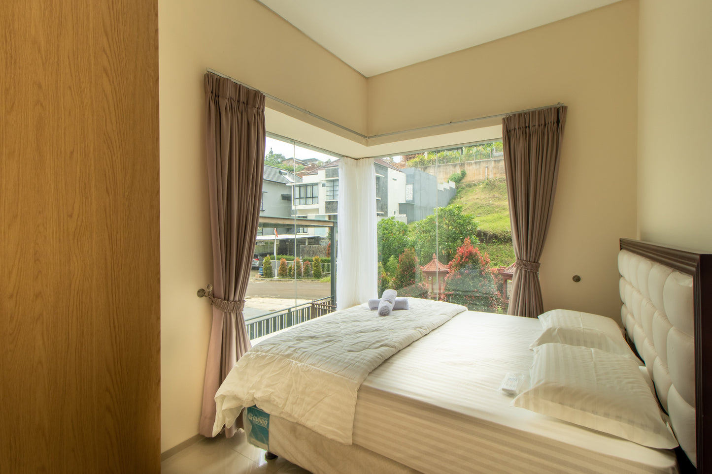 5 BR De Reiz Villa Zakir Syariah - City View - Family Only