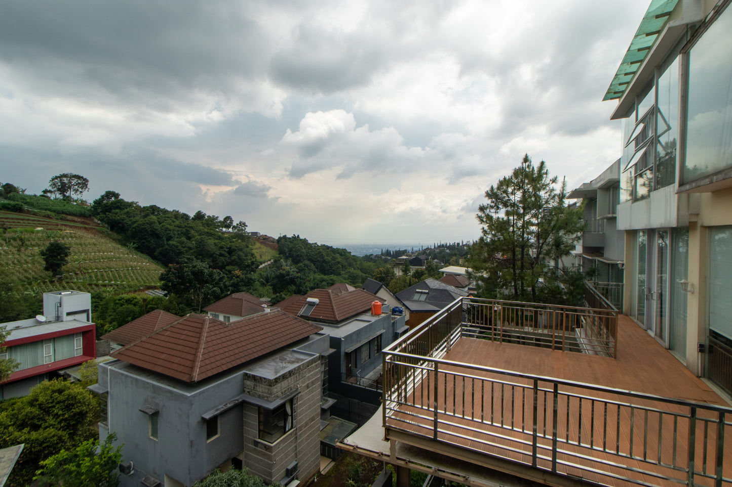 5 BR De Reiz Villa Zakir Syariah - City View - Family Only