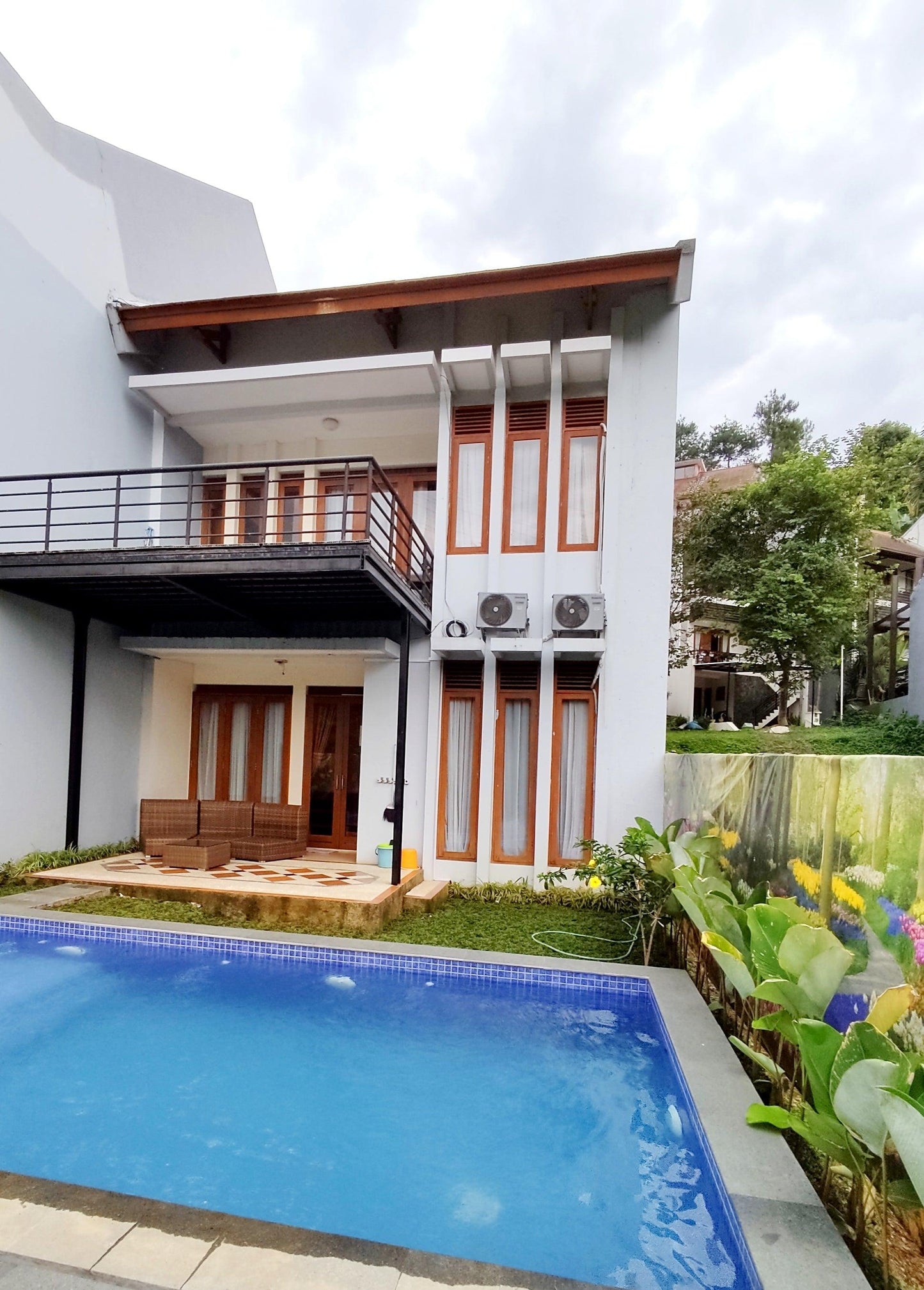 Villa Dago Mawar Syariah, 3+1 BR, Private Swimming Pool, Family Only - Sewa Villa di Bandung