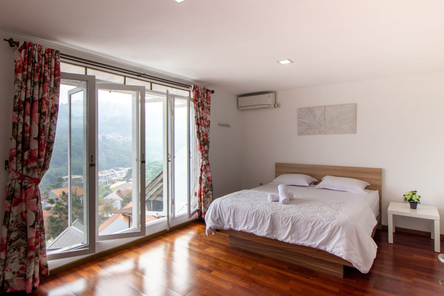 Villa Pryam Syariah, 3BR, View Indah ke Kota Bandung dan ke Bukit Dago