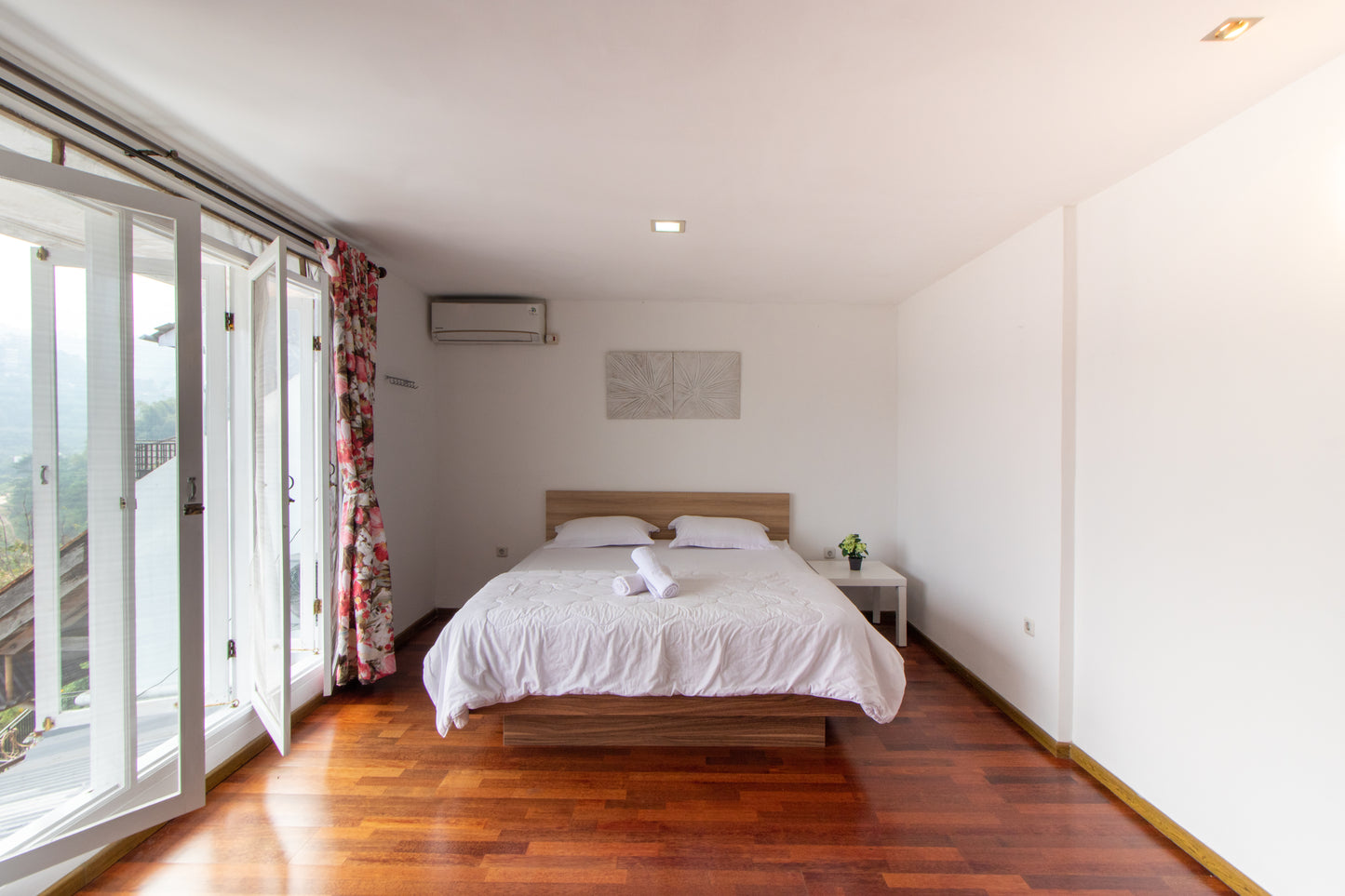 Villa Pryam Syariah, 3BR, View Indah ke Kota Bandung dan ke Bukit Dago