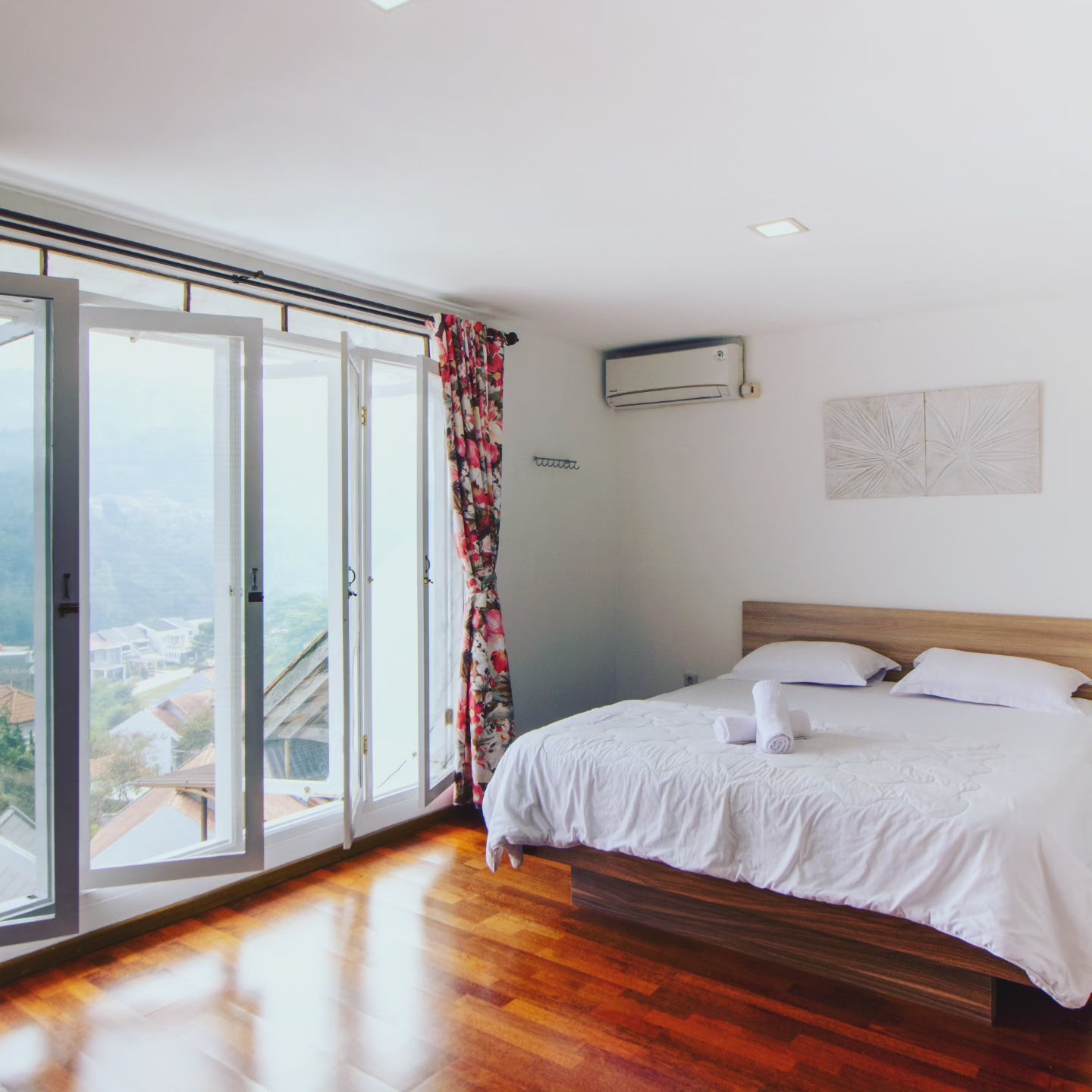 Villa Pryam Syariah, 3BR, View Indah ke Kota Bandung dan ke Bukit Dago