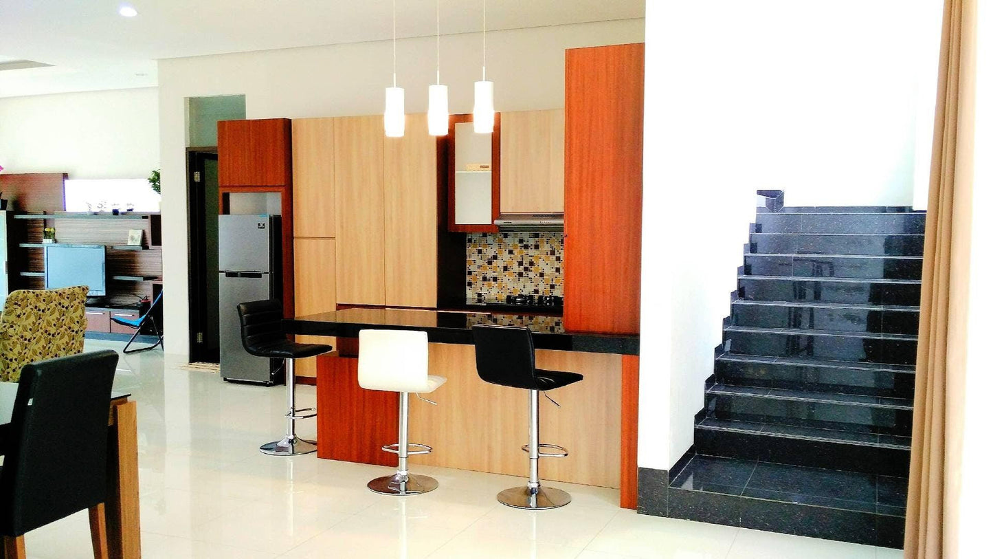 Villa Tina Syariah, 4 BR, Family Only, View Indah ke Resort Dago Pakar - De Reiz Villa