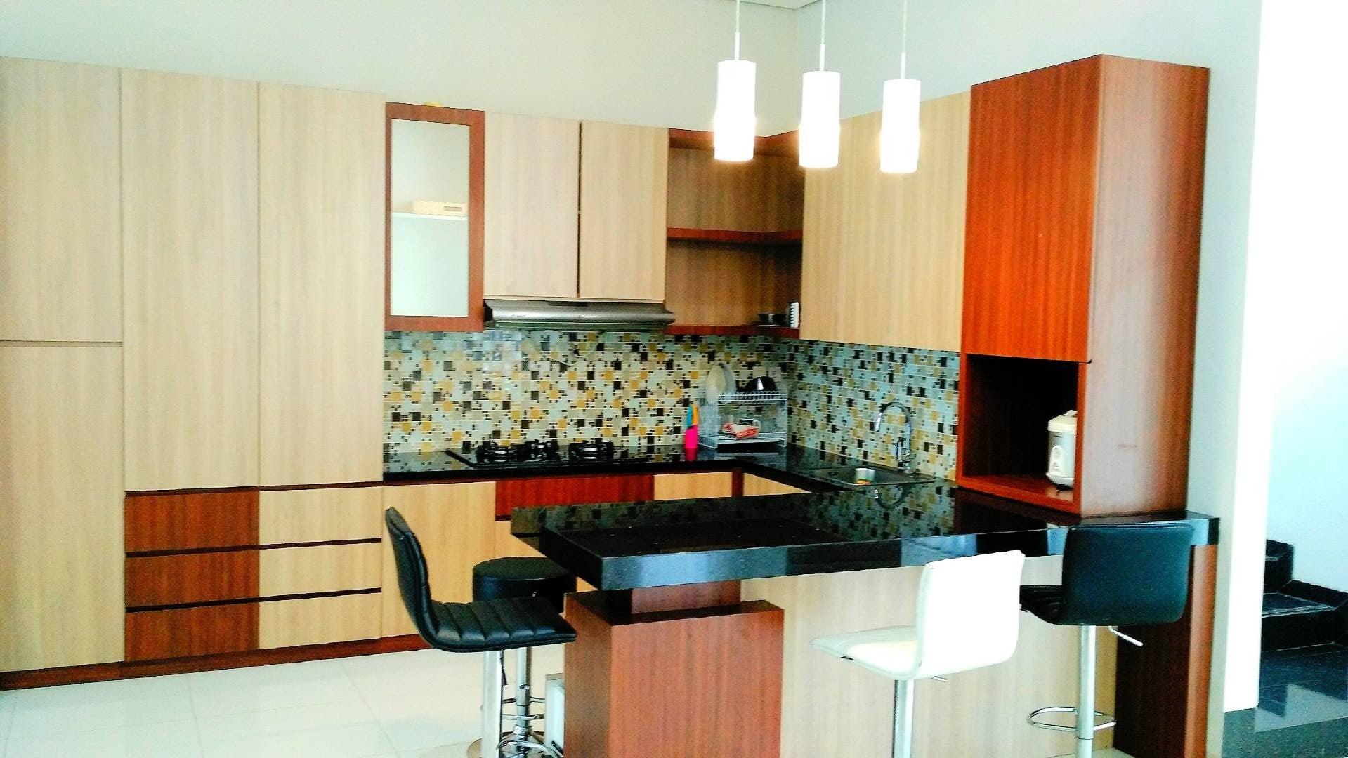 Villa Tina Syariah, 4 BR, Family Only, View Indah ke Resort Dago Pakar - De Reiz Villa