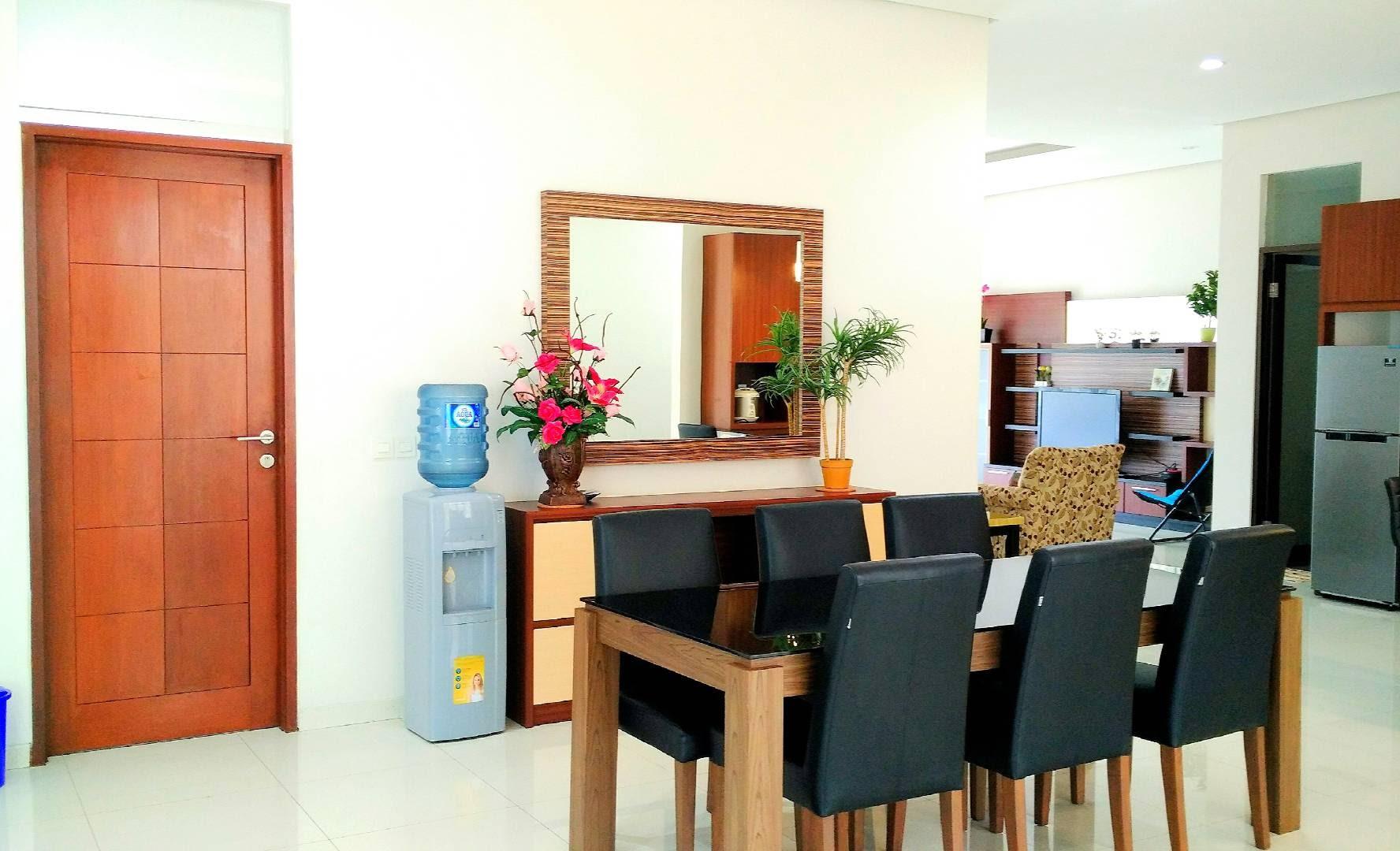 Villa Tina Syariah, 4 BR, Family Only, View Indah ke Resort Dago Pakar - De Reiz Villa