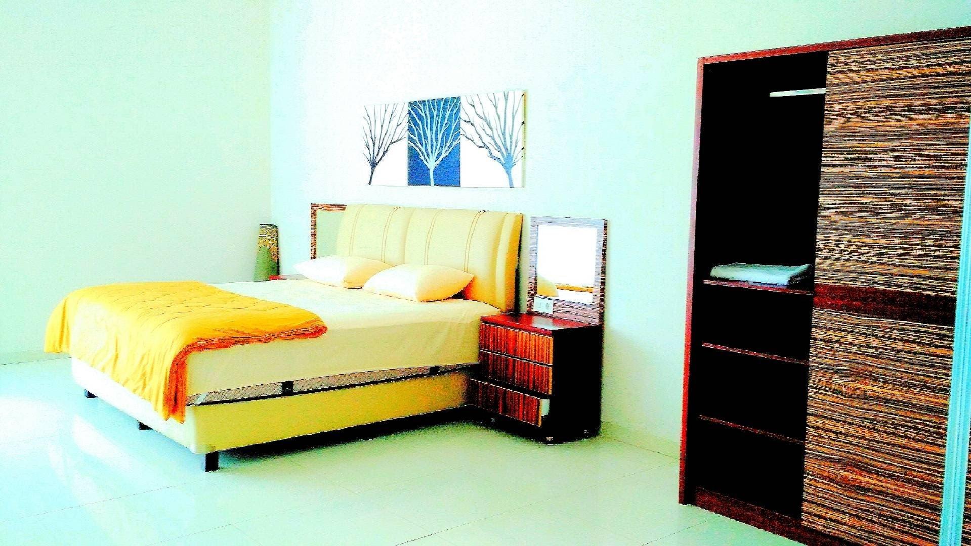 Villa Tina Syariah, 4 BR, Family Only, View Indah ke Resort Dago Pakar - De Reiz Villa