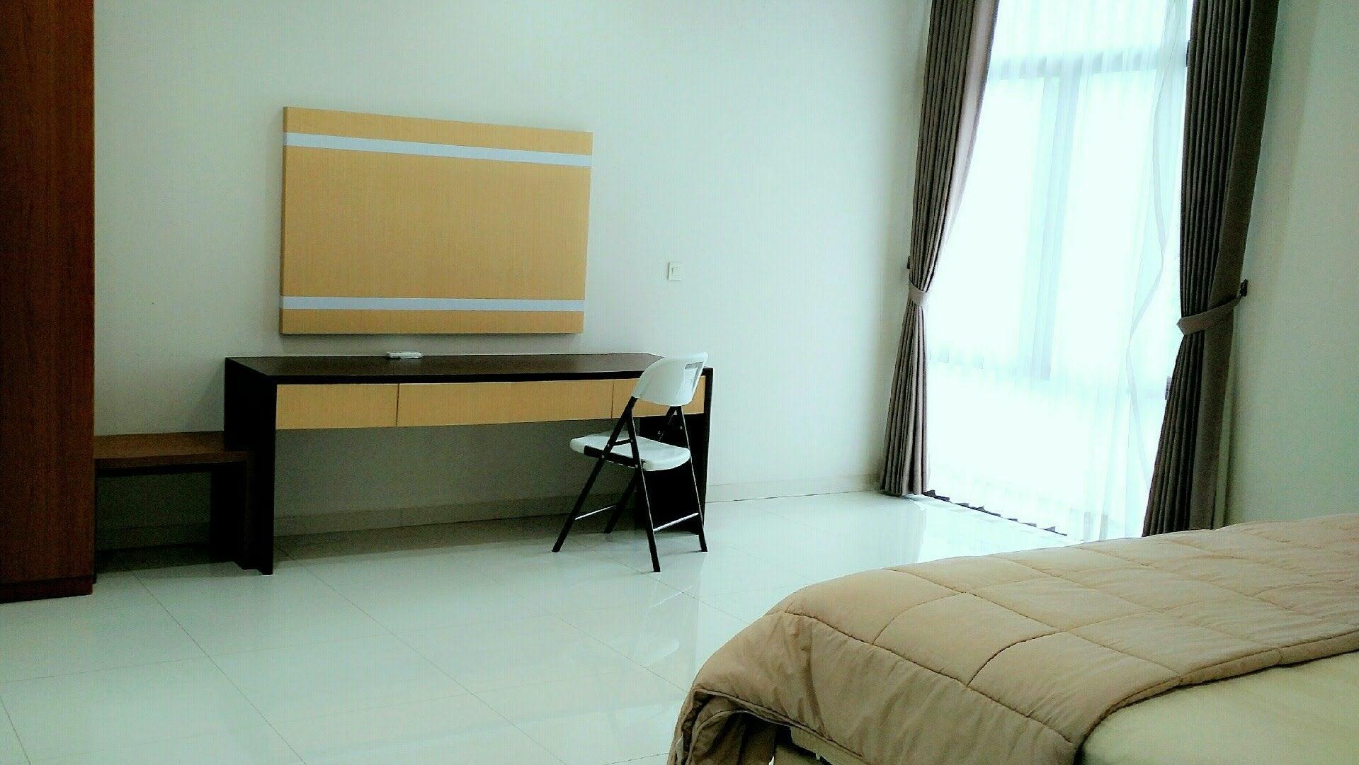 Villa Tina Syariah, 4 BR, Family Only, View Indah ke Resort Dago Pakar - De Reiz Villa