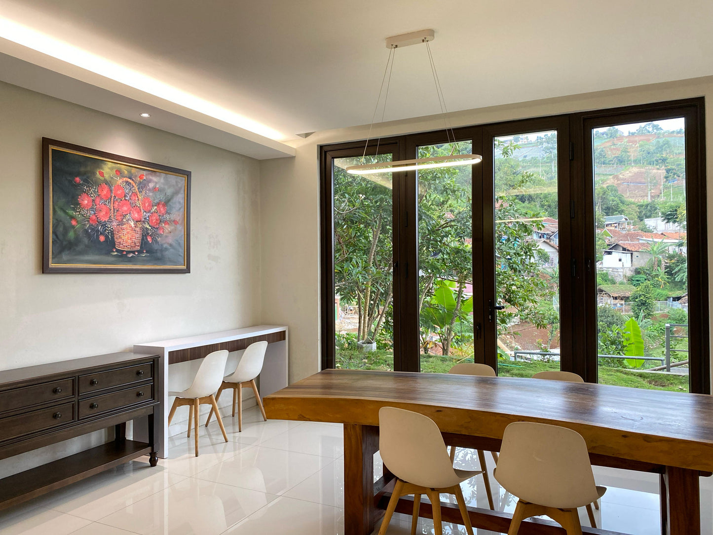 4 BR De Reiz Villa Rose Syariah - City View - Family Only