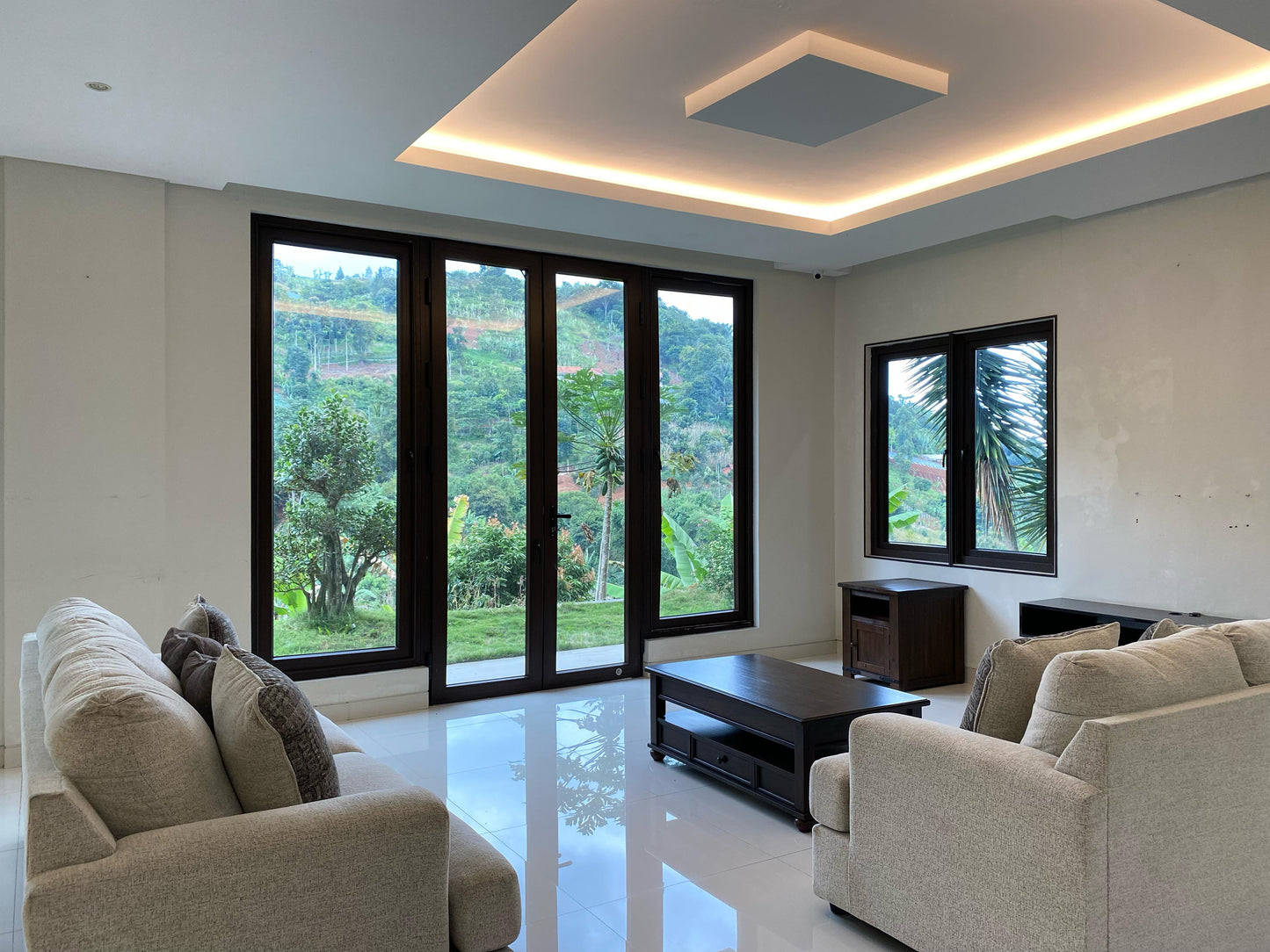 4 BR De Reiz Villa Rose Syariah - City View - Family Only