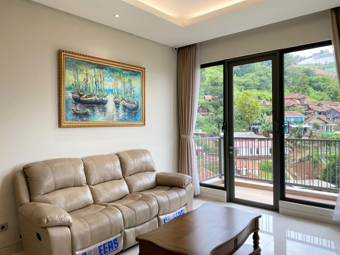 4 BR De Reiz Villa Rose Syariah - City View - Family Only