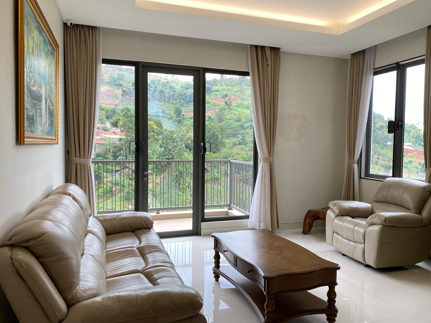 4 BR De Reiz Villa Rose Syariah - City View - Family Only