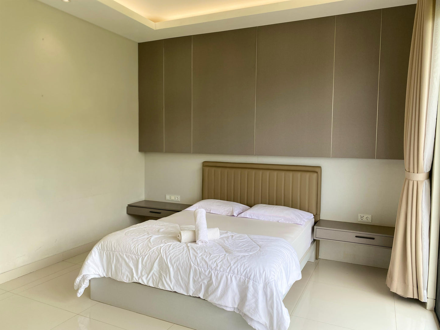 4 BR De Reiz Villa Rose Syariah - City View - Family Only