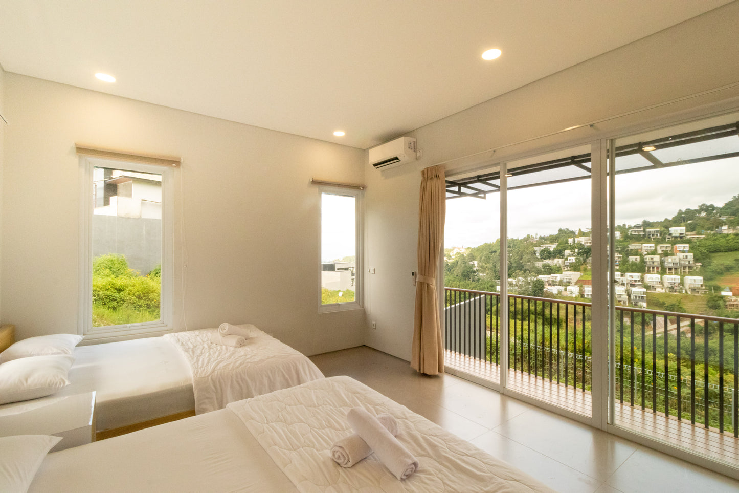 3 BR De Reiz Villa Khalid Syariah - Private Swiming Pool - Family Only